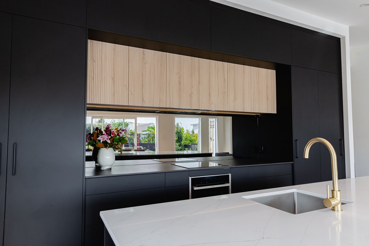 DZT Prime Acrylic Black Matt, Prague in Cambridge Oak. Andrea Ellis, Kitchen Studio North Shore  (2).jpg