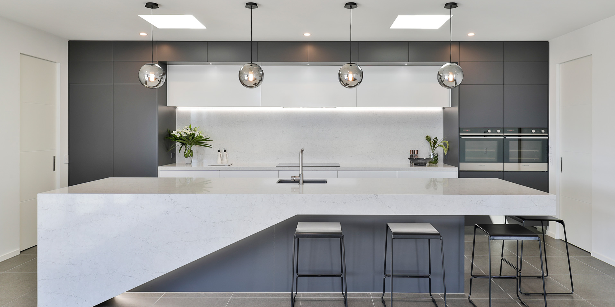 Slate Matt and White Satin on Milan Kirsty Davis Kitchen Design MCK